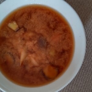 茄子と豆腐おくらの味噌汁